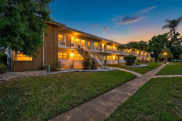 5940 21st Street N #11, ST PETERSBURG, FL 33714