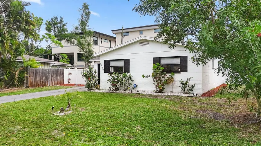 1920 New Hampshire Avenue Ne, Saint Petersburg, FL 33703 - #2