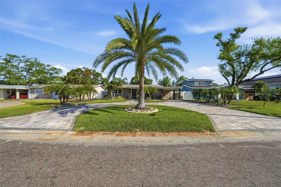 471 42nd Avenue Ne, Saint Petersburg, FL 33703 - #3