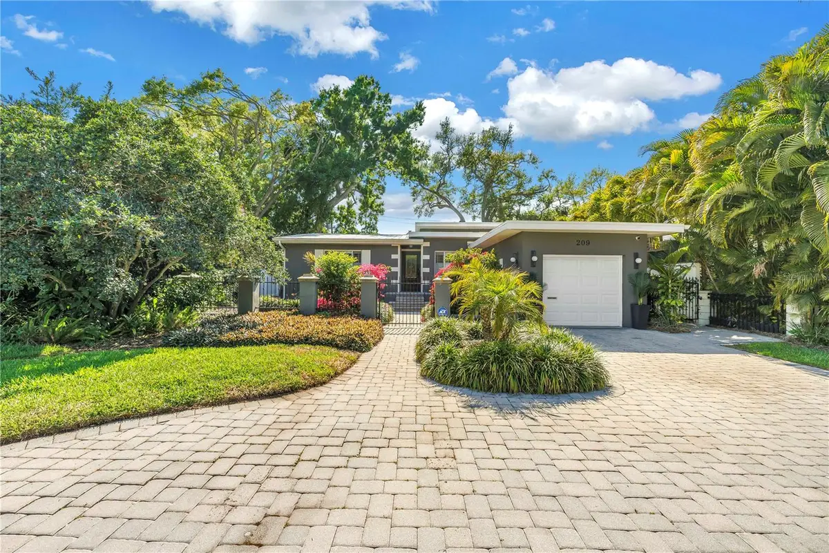 209 Bandera Way Ne, Saint Petersburg, FL 33704 - #1