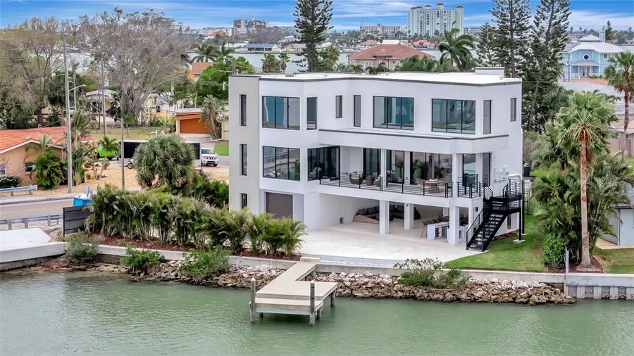 7176 S Shore Drive S, Saint Petersburg, FL 33707 - #3