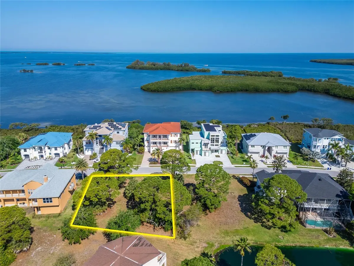 Harbour Watch Circle, Tarpon Springs, FL 34689 - #1