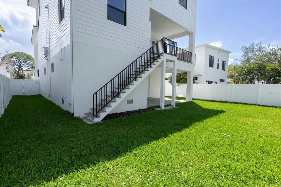 1851 Mississippi Avenue Ne, Saint Petersburg, FL 33703 - #2