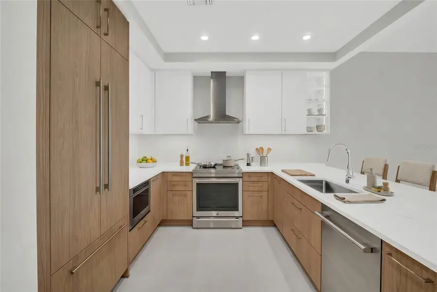 275 1st Avenue S #3704, Saint Petersburg, FL 33701 - #2