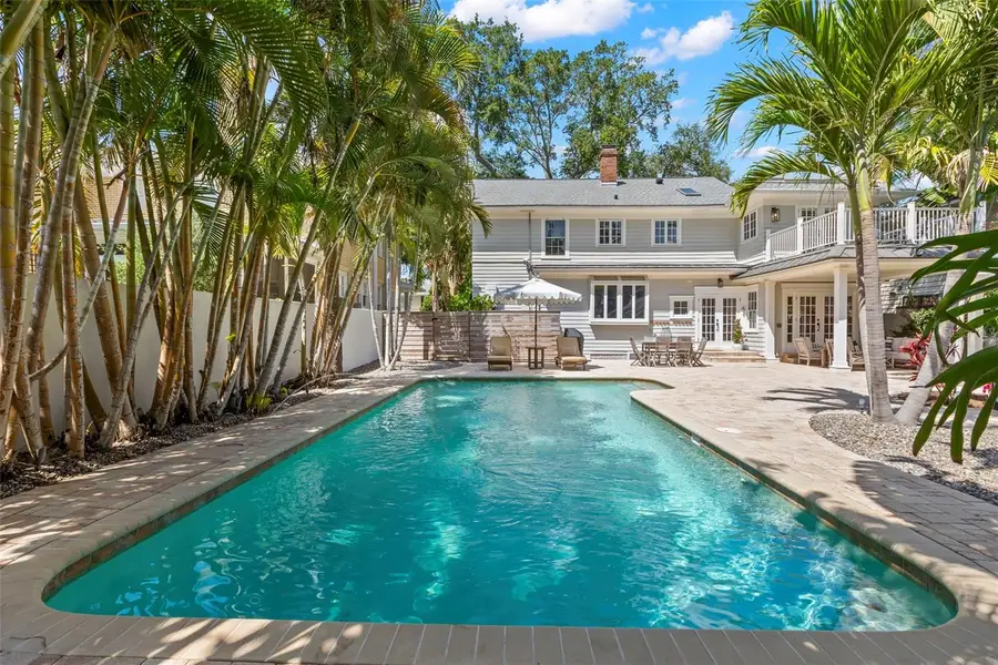 516 17th Avenue Ne, Saint Petersburg, FL 33704 - #3