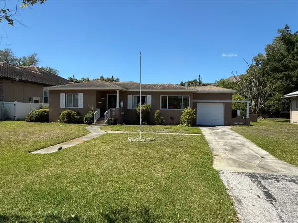 144 Almedo Way Ne, ST PETERSBURG, FL 33704