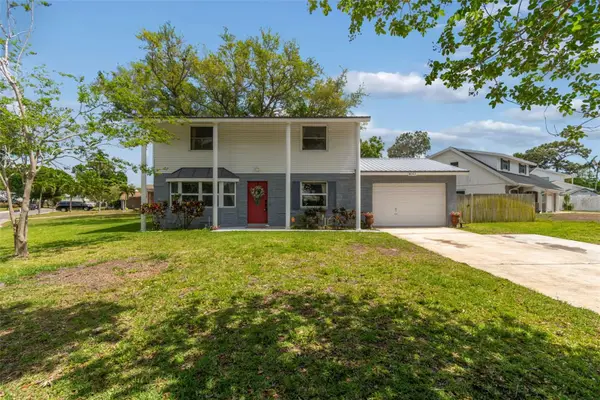 8043 124th Street, SEMINOLE, FL 33772