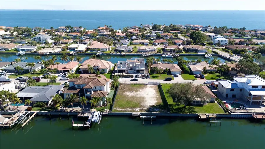 2019 Illinois Avenue Ne, Saint Petersburg, FL 33703 - #3