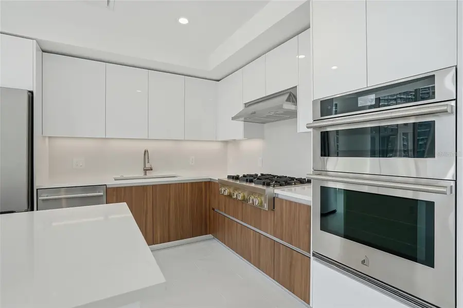 400 Central Avenue #301, Saint Petersburg, FL 33701 - #3