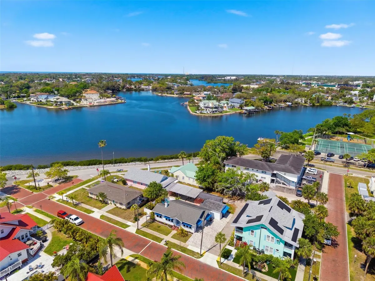 410 W Lemon Street, Tarpon Springs, FL 34689 - #1