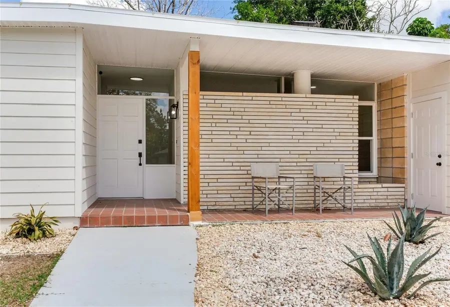 2753 Valencia Drive, Sarasota, FL 34239 - #3