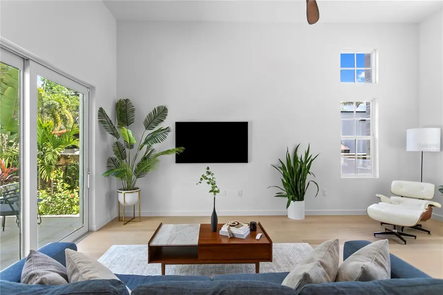 325 22nd Avenue Ne, Saint Petersburg, FL 33704 - #3