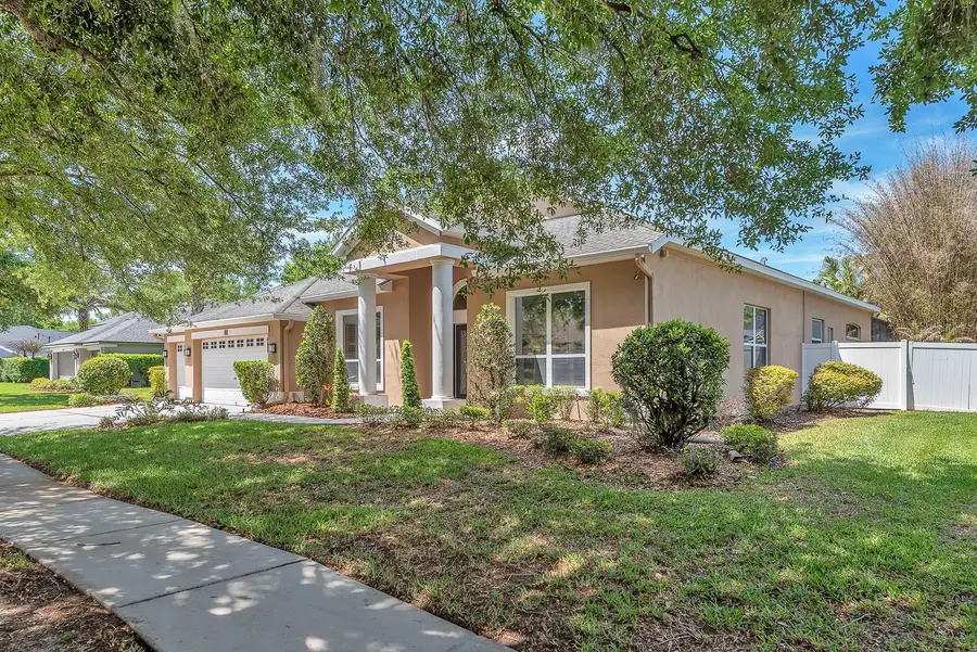 5613 Lark Meadow Place, Lithia, FL 33547 - #2