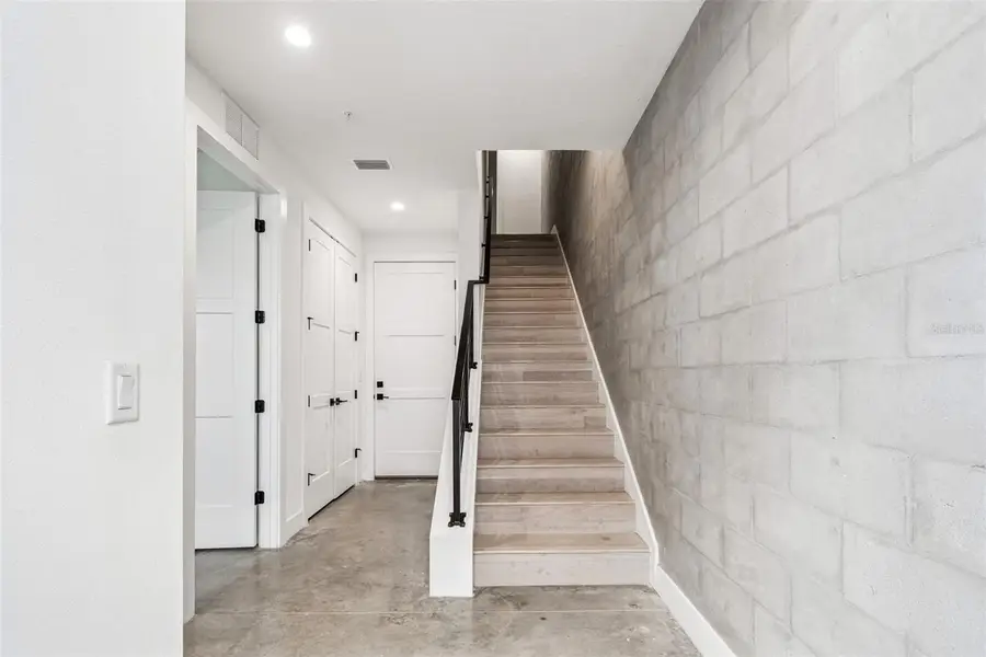 2724 5th Avenue S, Saint Petersburg, FL 33712 - #3