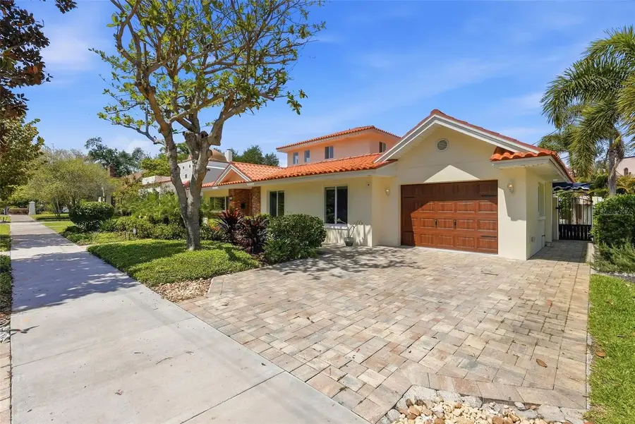 125 23rd Avenue Ne, Saint Petersburg, FL 33704 - #3