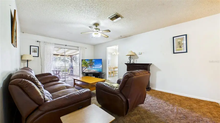 711 Regent Circle S, Brandon, FL 33511 - #3