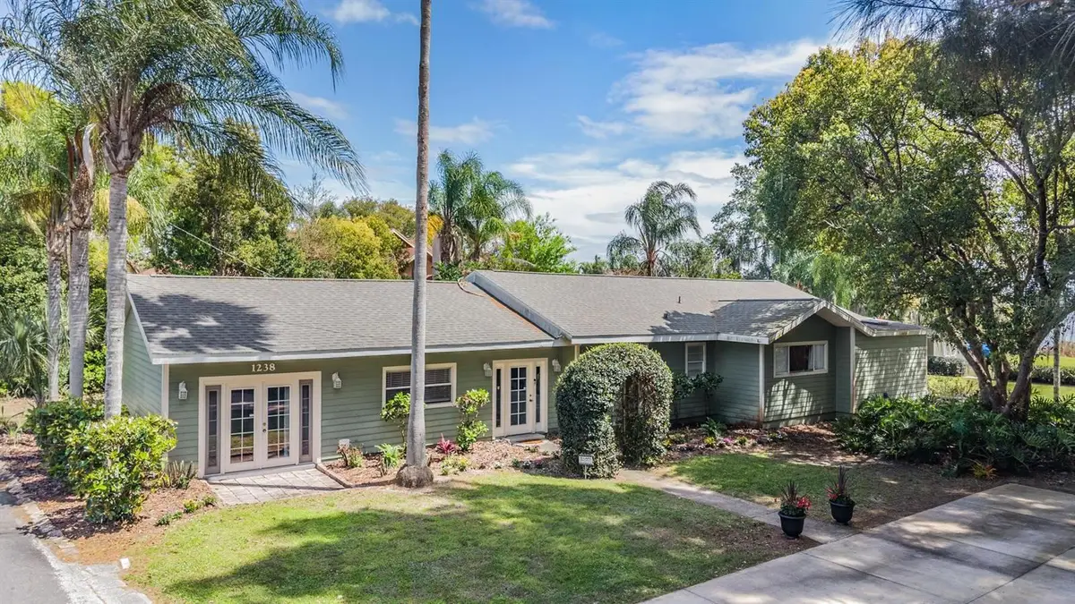 1238 S Highland Park Drive, Lake Wales, FL 33898 - #1