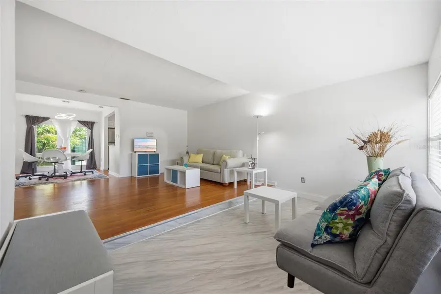 310 40th Street S, Saint Petersburg, FL 33711 - #3