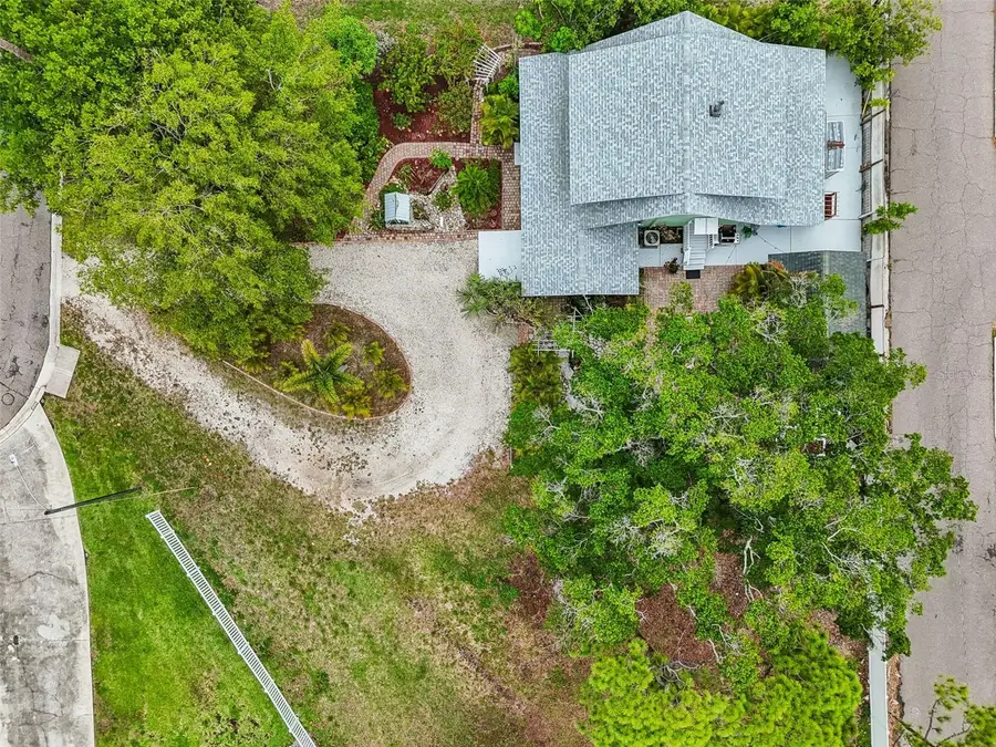 646 80th Avenue N, Saint Petersburg, FL 33702 - #3