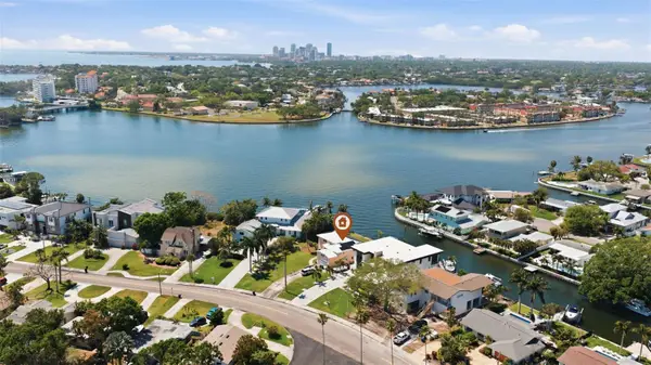 3876 Shore Acres Boulevard Ne, ST PETERSBURG, FL 33703