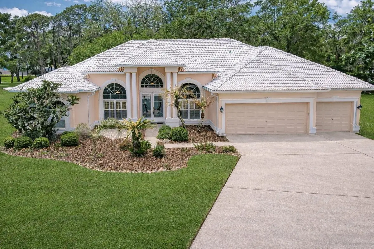 5201 Laurel Pointe Drive, Valrico, FL 33594 - #1