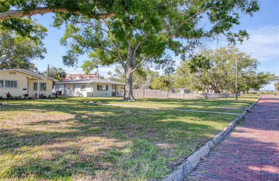662 Villagrande Avenue S, Saint Petersburg, FL 33707 - #2