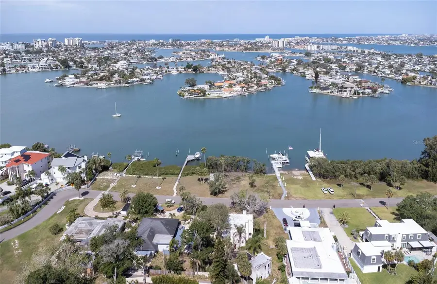 662 Villagrande Avenue S, Saint Petersburg, FL 33707 - #3