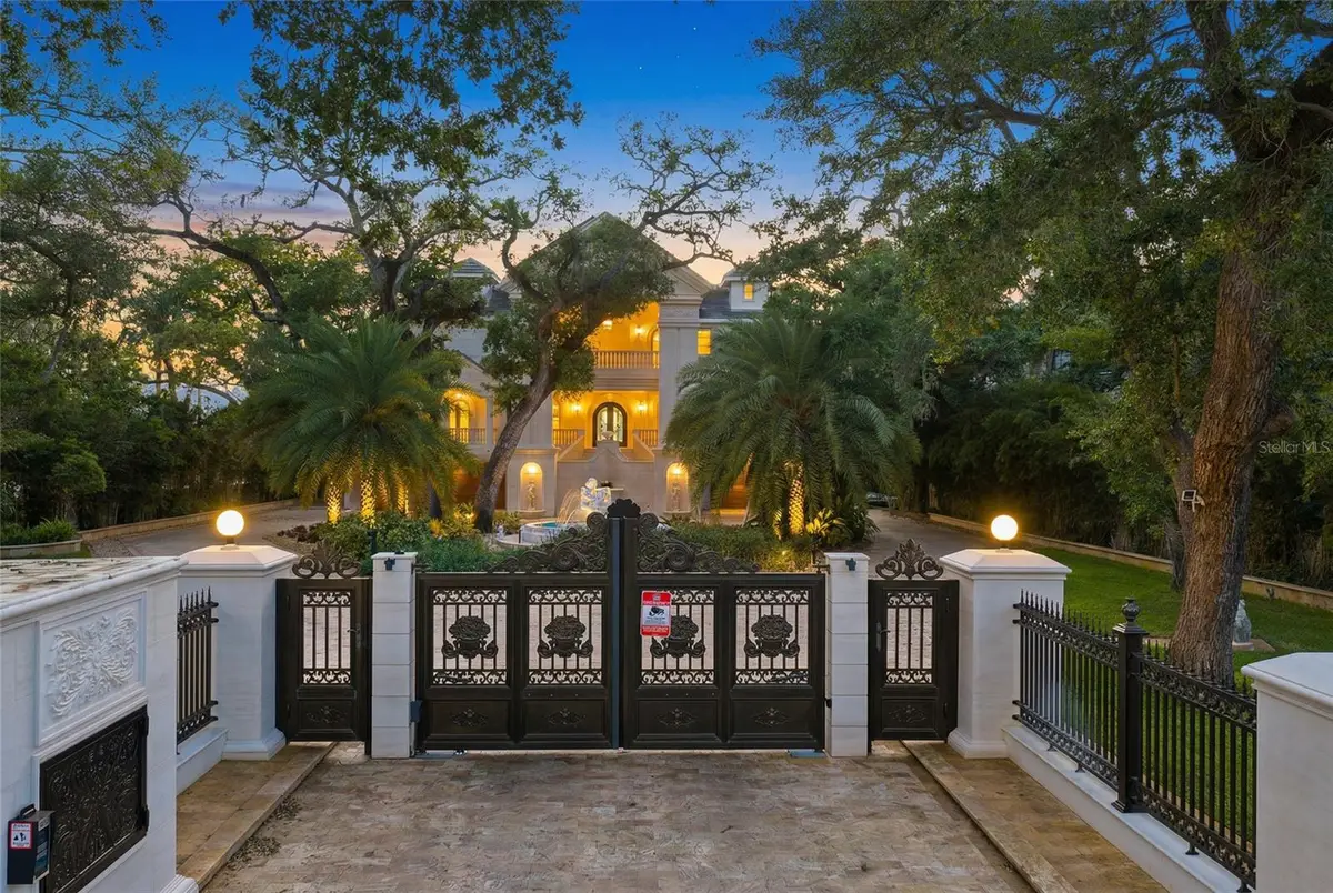 2000 Park Street N, Saint Petersburg, FL 33710 - #1