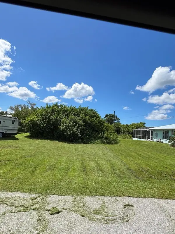 193 Garden Avenue Nw, PORT CHARLOTTE, FL 33952