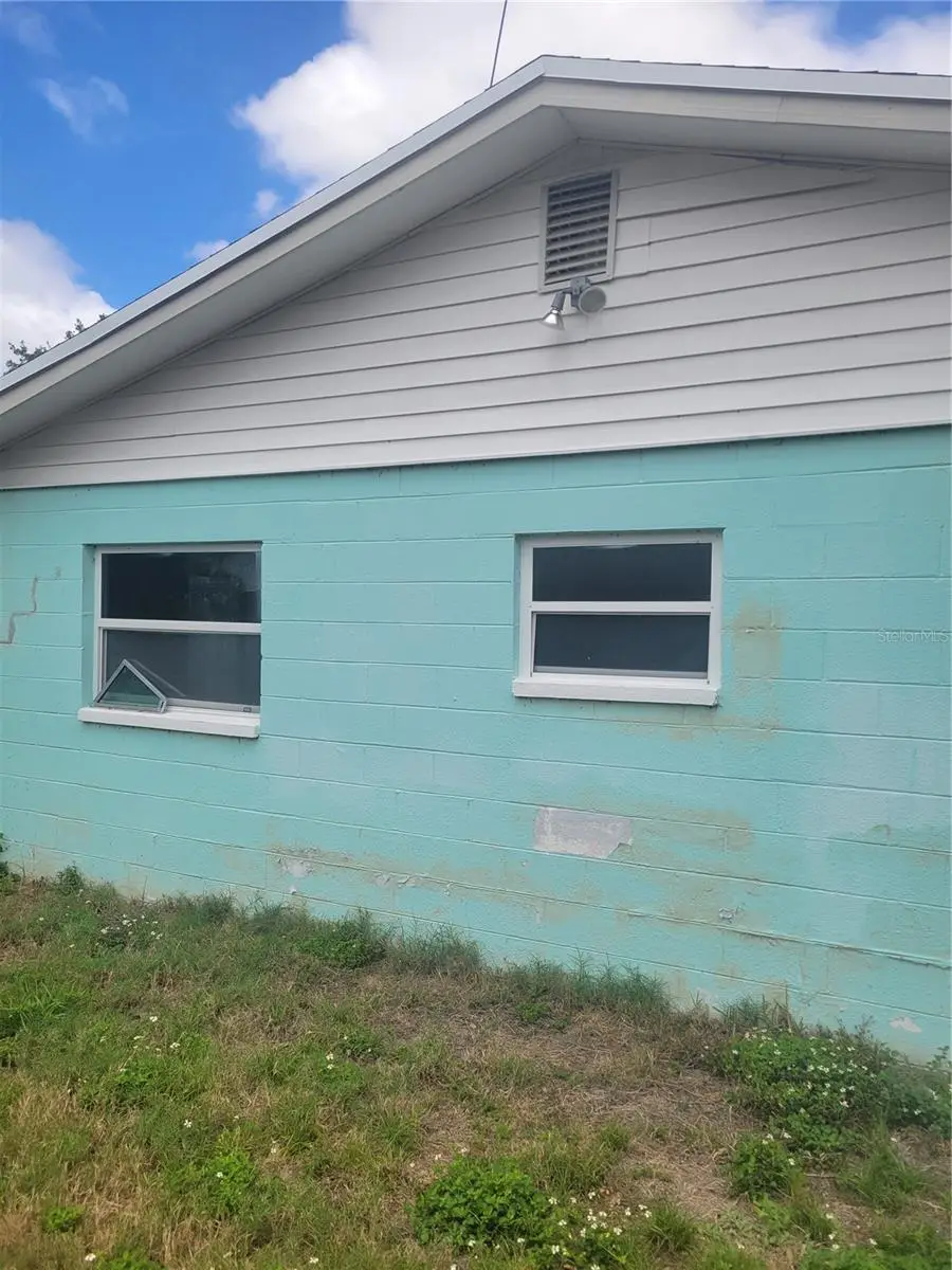 1834 New Hampshire Avenue Ne, Saint Petersburg, FL 33703 - #3