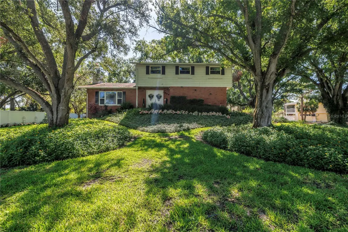 6505 Cedar Street Ne, Saint Petersburg, FL 33702 - #1