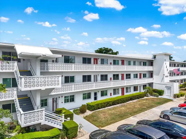 11225 82nd Avenue #207, SEMINOLE, FL 33772