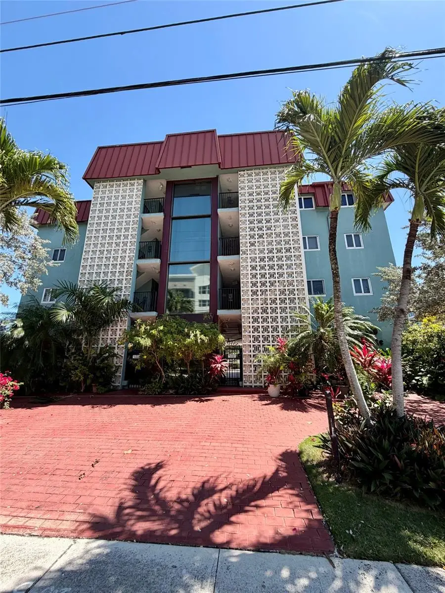 180 SE 20th Avenue #303, Deerfield Beach, FL 33441 - #1