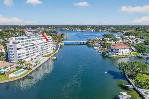 1365 Snell Isle Boulevard Ne #6A, ST PETERSBURG, FL 33704