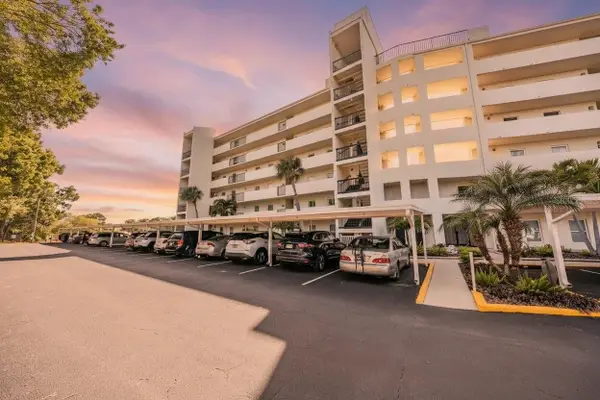 225 Country Club Drive #1209, LARGO, FL 33771