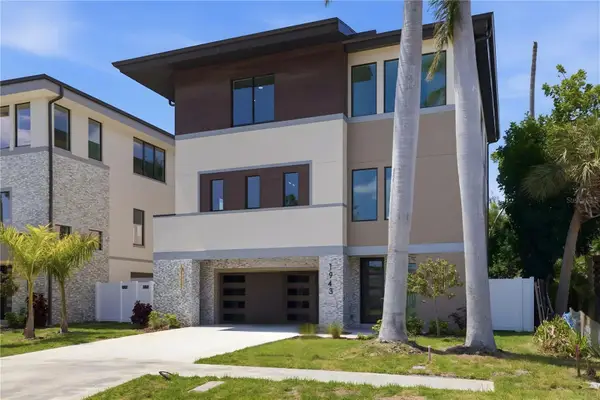 1943 Shore Acres Boulevard Ne, ST PETERSBURG, FL 33703