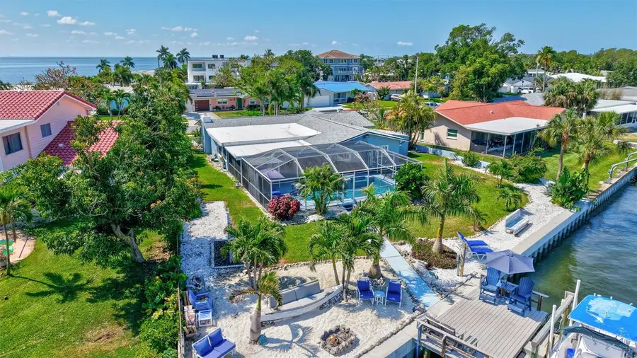 563 Lewis Boulevard Se, Saint Petersburg, FL 33705 - #3