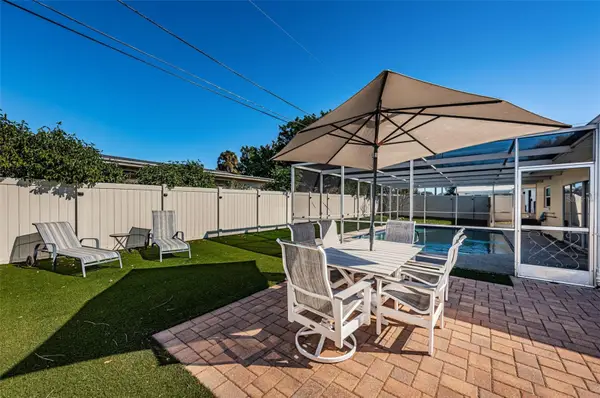 14025 Yacht Club Boulevard, SEMINOLE, FL 33776