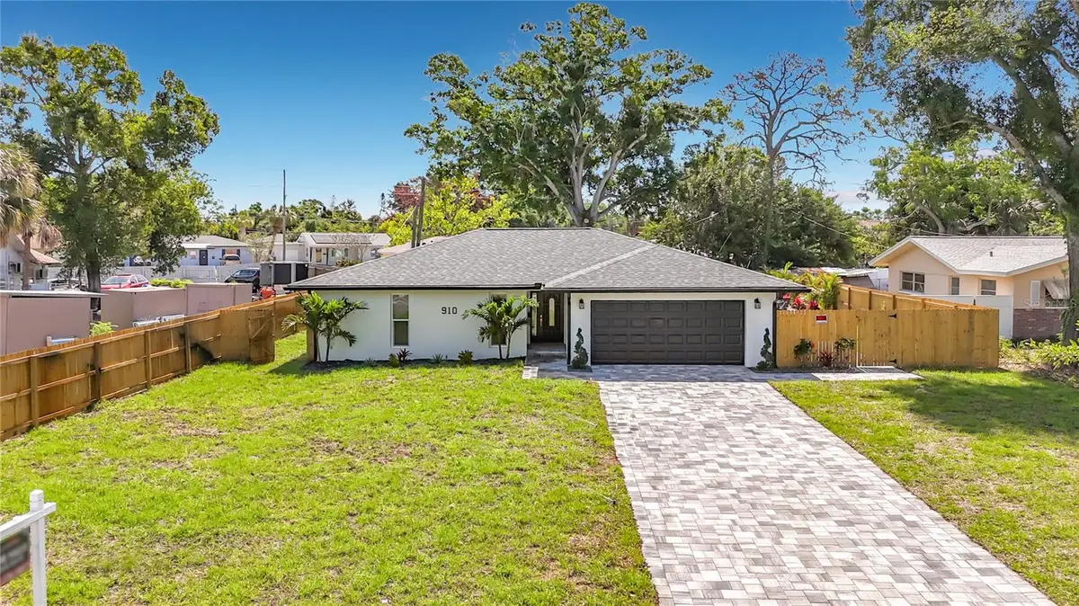 910 Alcazar Way S, Saint Petersburg, FL 33705 - #1