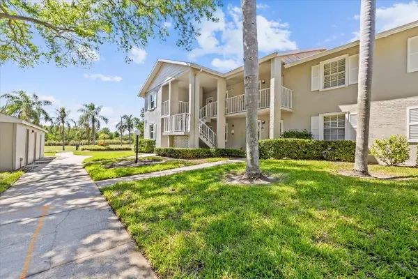 1390 Oak Hill Drive #202, DUNEDIN, FL 34698