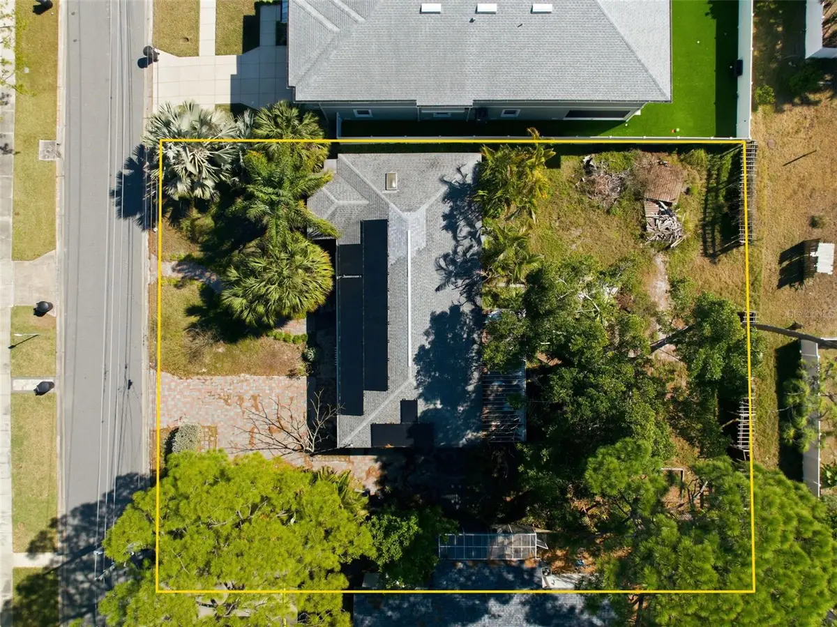208 48th Avenue N, Saint Petersburg, FL 33703 - #1