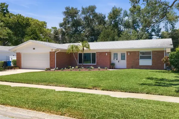 6477 33rd Avenue N, ST PETERSBURG, FL 33710