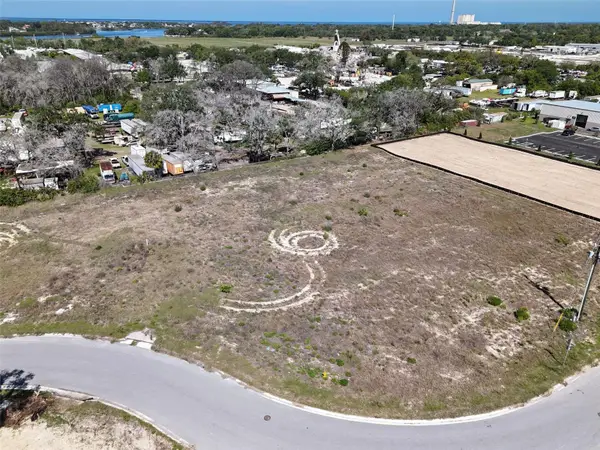 1484 North Bend Drive, TARPON SPRINGS, FL 34689