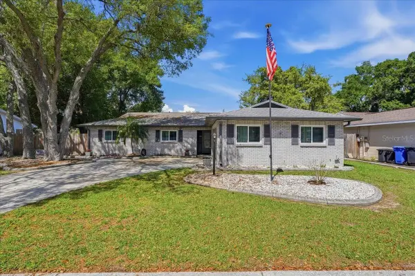 3809 Parkside Drive, VALRICO, FL 33594