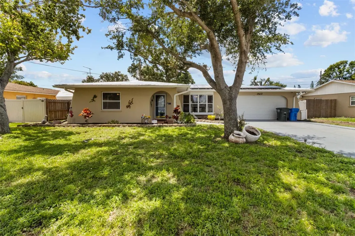 3507 Oxford Drive W, Bradenton, FL 34205 - #1