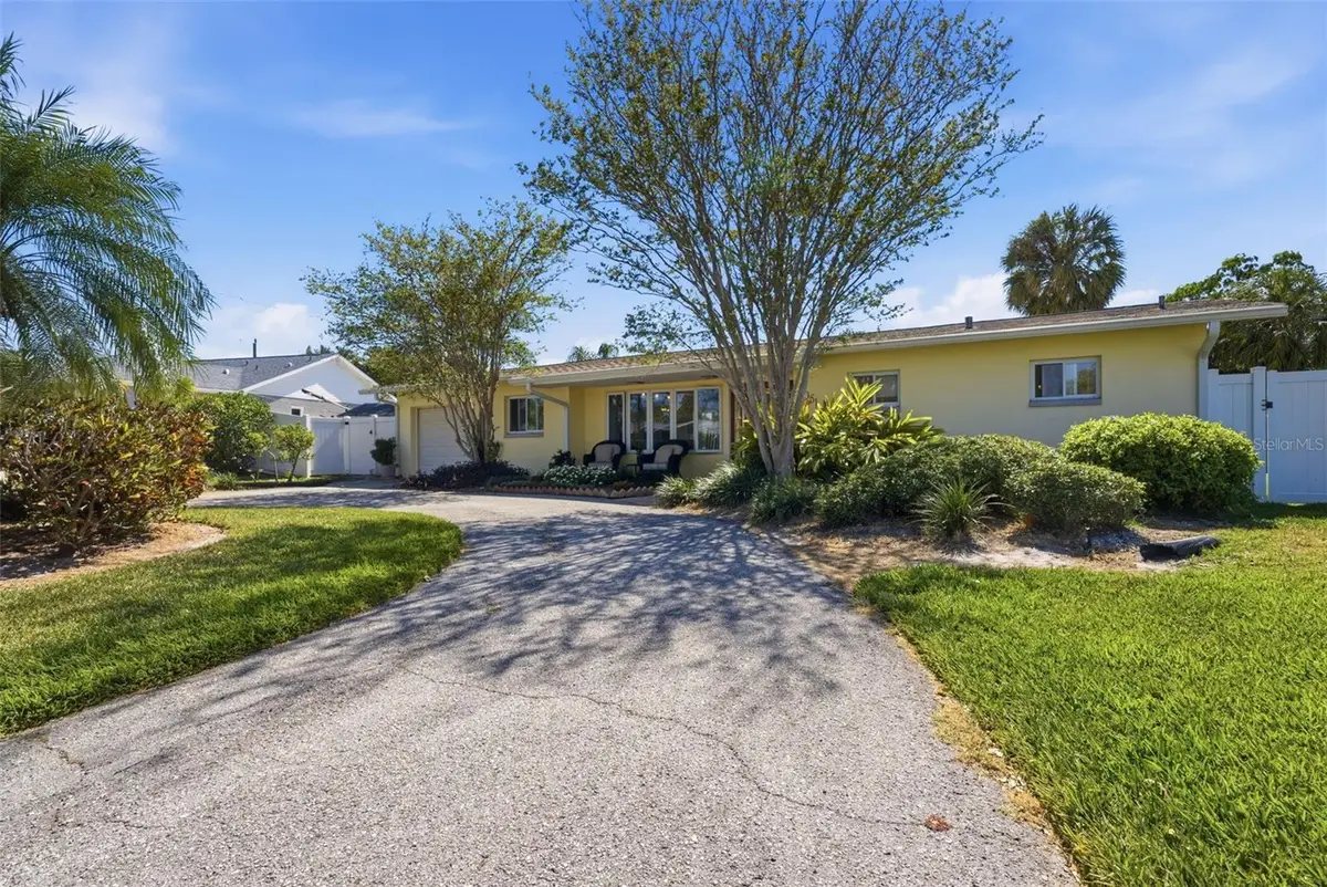 5051 39th Street S, Saint Petersburg, FL 33711 - #1