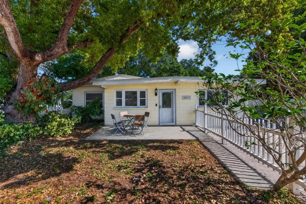 4413 W Rogers Avenue, Tampa, FL 33611 - #1