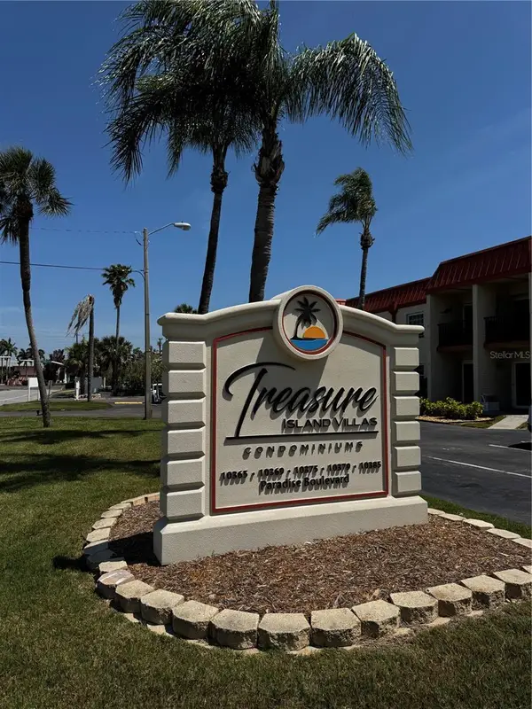 10365 Paradise Boulevard #9, TREASURE ISLAND, FL 33706