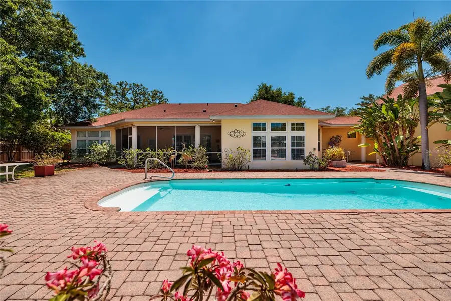 6737 Mango Avenue S, Saint Petersburg, FL 33707 - #3