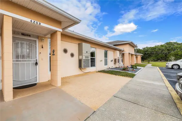 4209 Club Circle, LAKESHORE, FL 33854